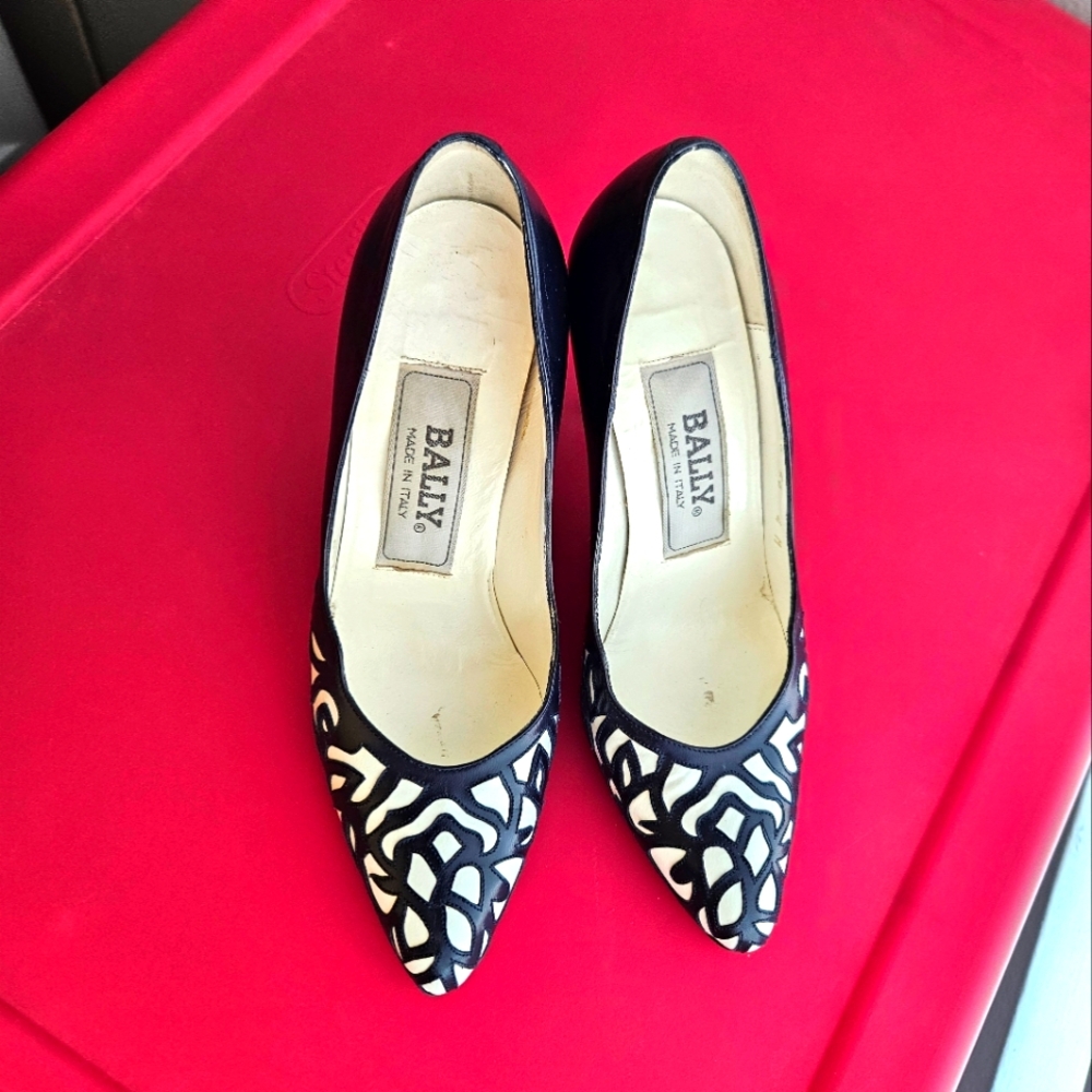 Bally Fleur Navy & White Pumps